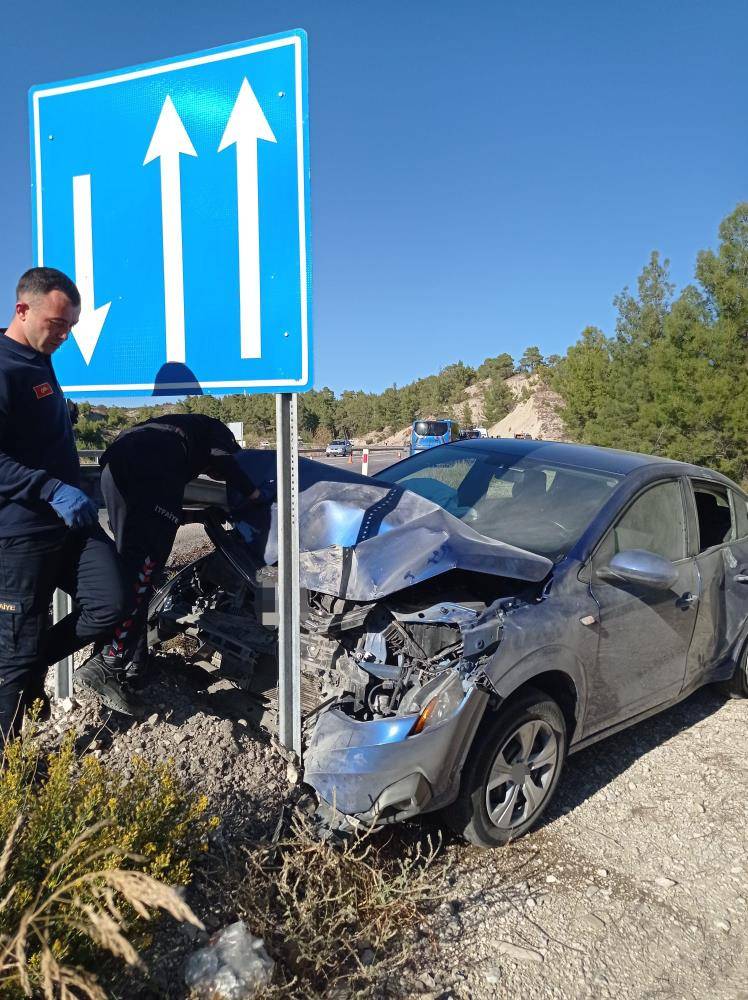 Çimento tankeriyle 3 otomobil çarpıştı! 3 kişi öldü, 5 kişi yaralandı 9